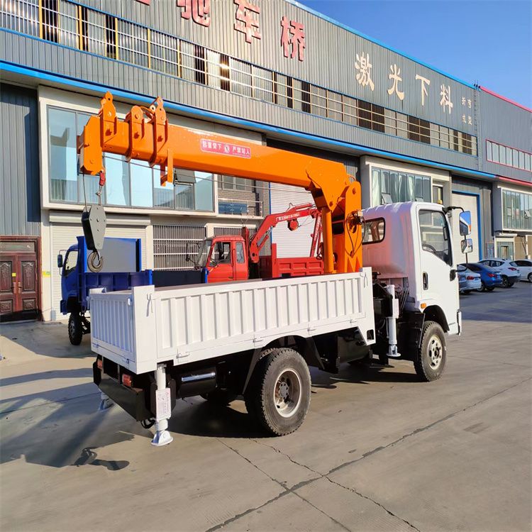 津市市三轮随车吊定制 农用改装机自备吊中瑞长期出售